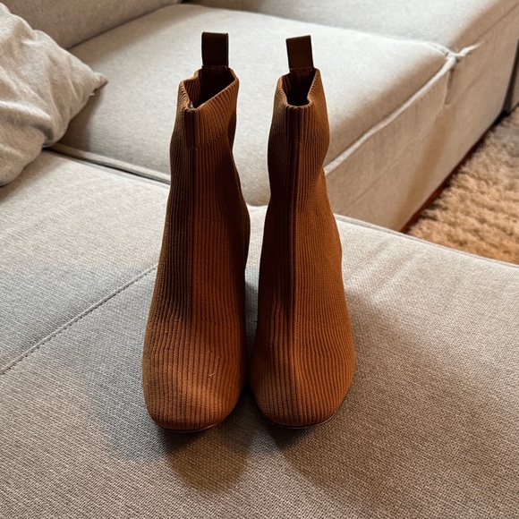 Everlane The Glove Boots In Toffee - Picture 5 of 7